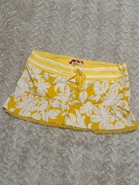 GRAIL vintage Hollister Yellow and White Floral Drawstring Skirt